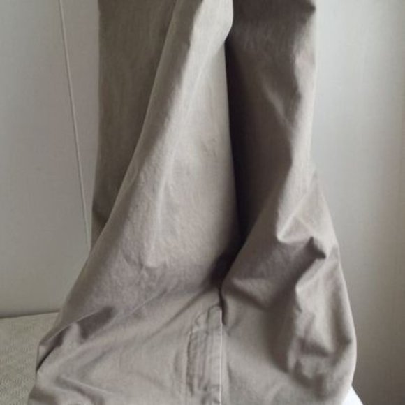 Men's Dockers signature Khaki pants 48"waist by 34" length - Picture 2 of 7